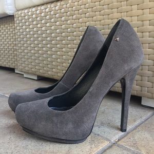 Rock & Republic Suede “Celina” platform pumps